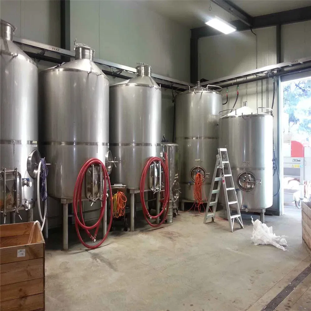 Flat-Bottom Fermenter